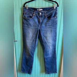 Levi’s 414 Relaxed Straight jeans size 30.